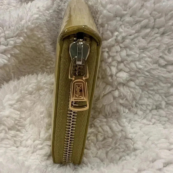 AS-IS Yves Saint Laurent Cassandra Patent Leather Zip Around Long Wallet USED - Picture 4 of 7